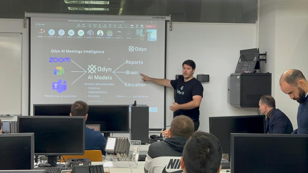 El Gobierno regional muestra a jóvenes ingenieros el potencial de la Inteligencia Artificial aplicada a nuevos modelos de negocio