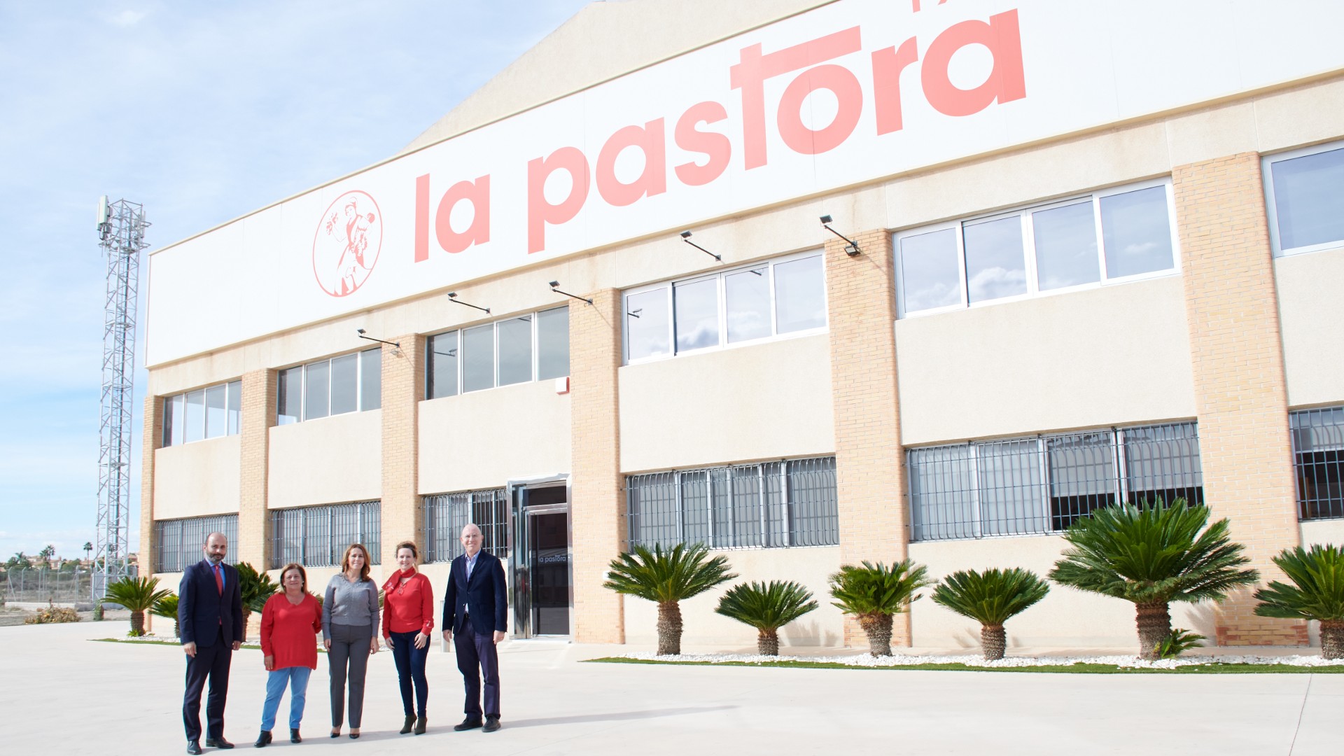 La Pastora tecnifica la producción de pimentón y lleva hasta Asia el sabor más murciano