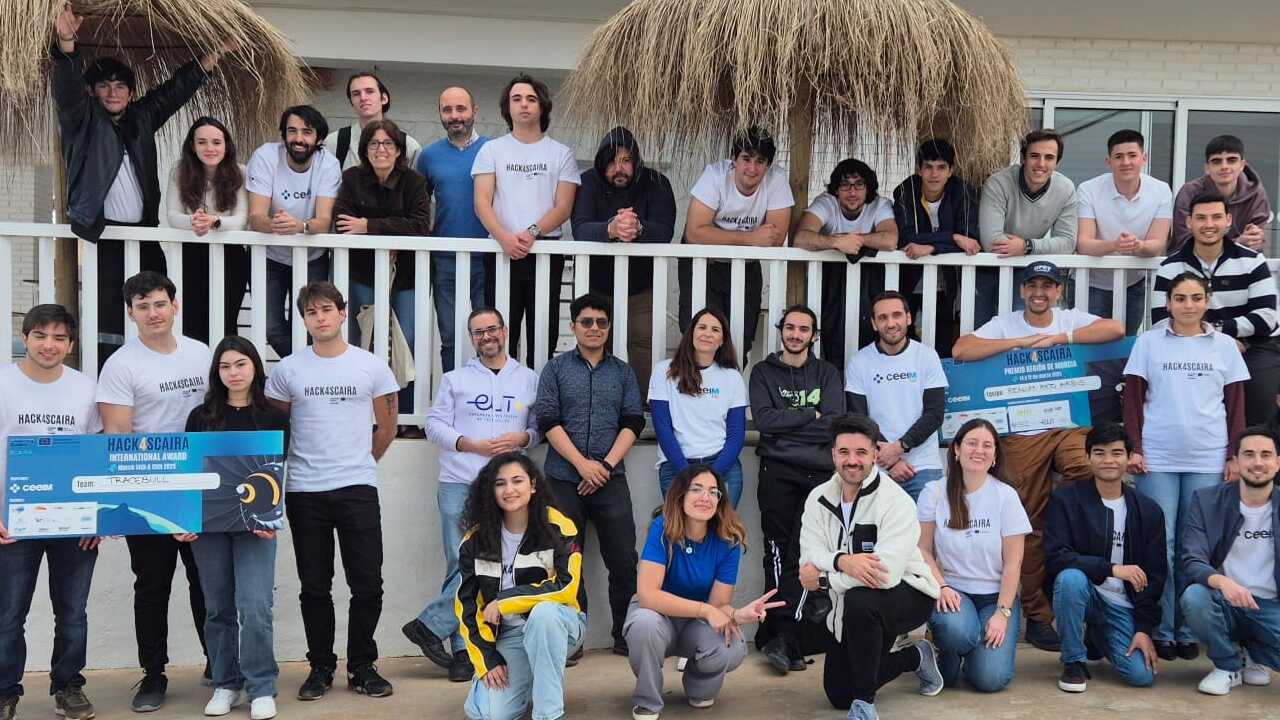 El Gobierno regional conecta el talento de los jóvenes con los líderes internacionales de tecnología aeroespacial y automotriz