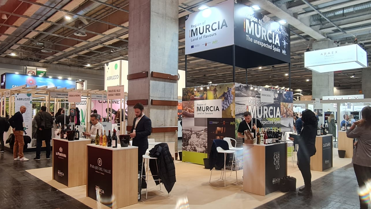 El Gobierno regional refuerza en EEUU su estrategia para fortalecer la exportación de vinos frente a los desafíos arancelarios