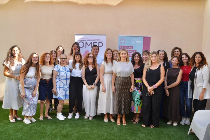 La Comunidad fomenta el liderazgo y emprendimiento femenino con la renovación del programa 'Impulso Mujer +50'