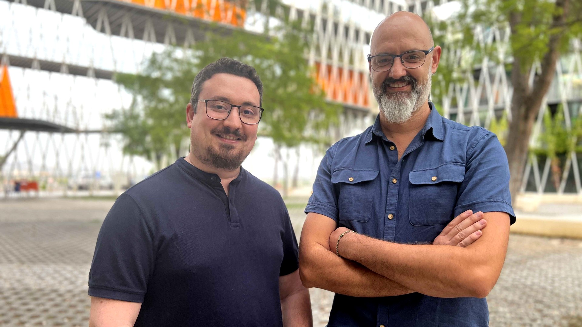 Francisco García (izq.) y Javier Cervantes (dcha.), fundadores de Metrobots.