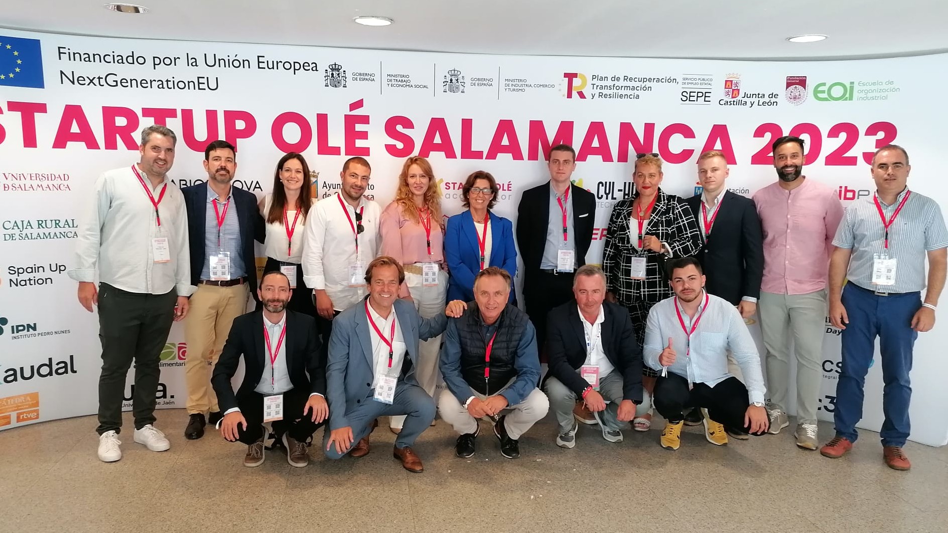 Representantes del Info y de las empresas participantes en 'Startup Olé'