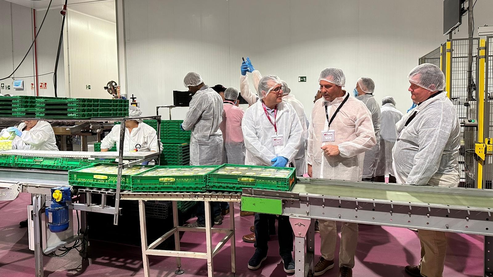 Empresarios de California, durante la visita a empresas de la Región.