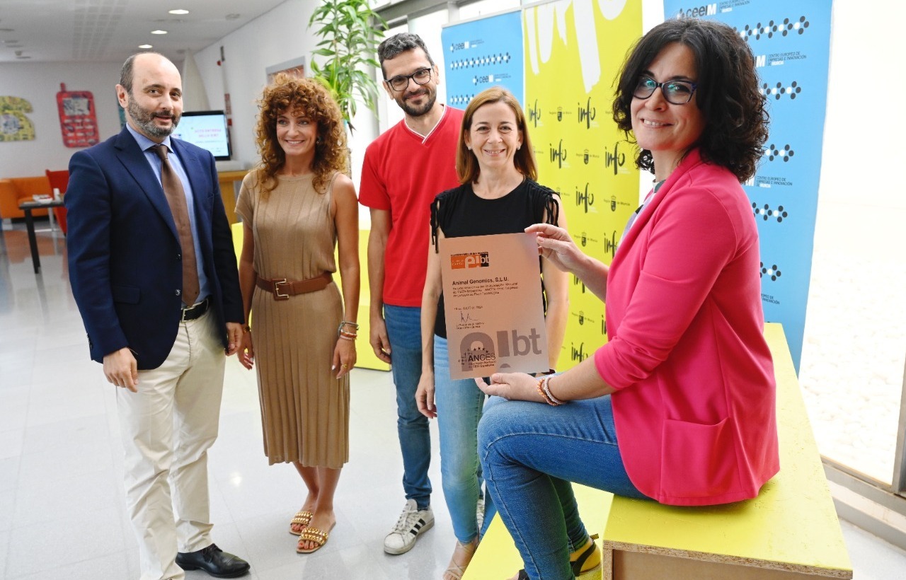 Entrega del sello EIBT a la empresa Animal Genomic