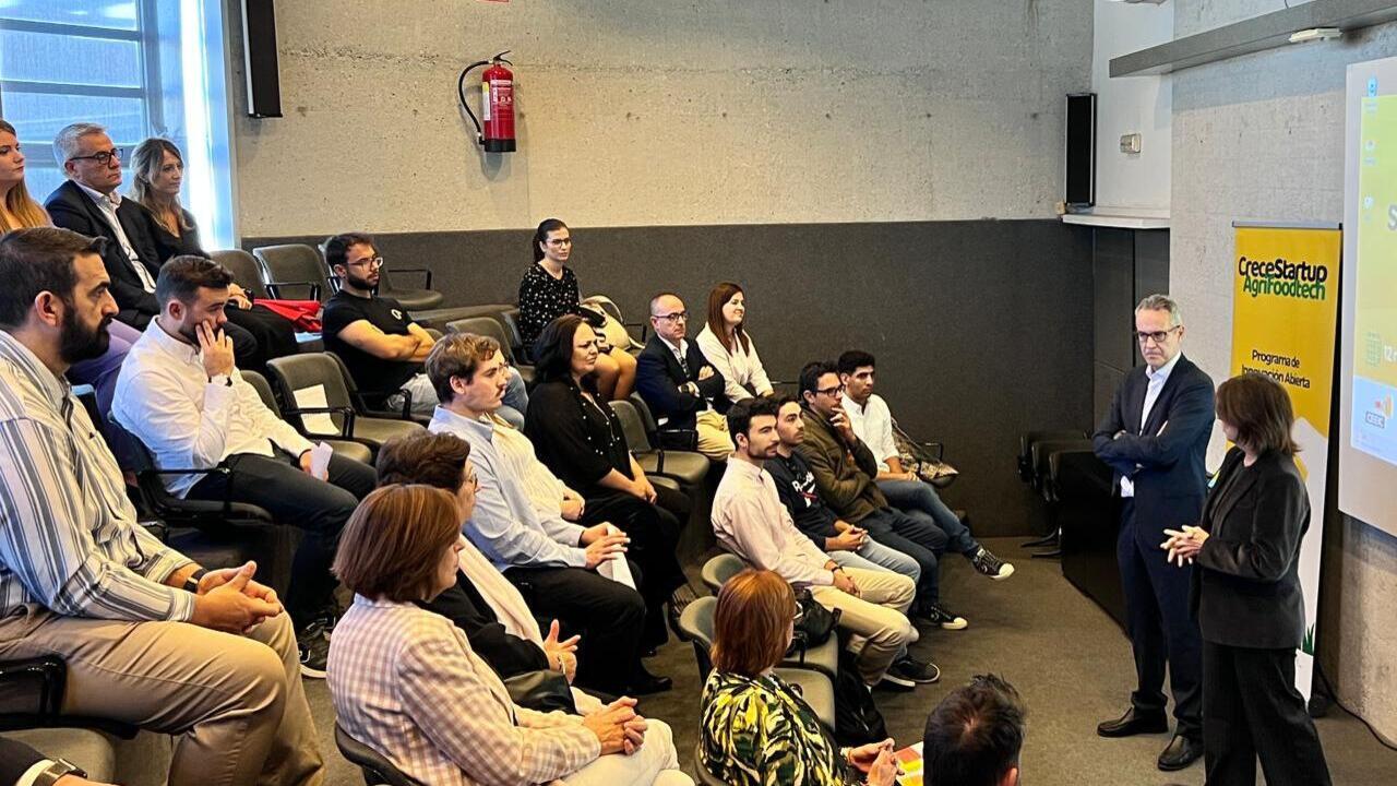 Participantes en una de las jornadas del programa