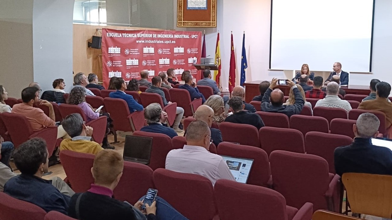 La consejera de Empresa, Empleo y Economía Social, Marisa López Aragón, en el encuentro de innovación en la UPCT (I)